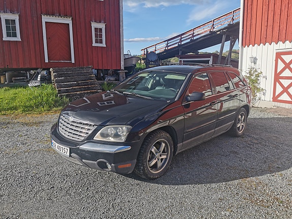 Chrysler Pacifica 3 of 8