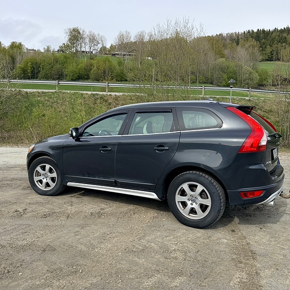 Volvo XC60 4 of 5