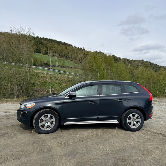 Volvo XC60 3 of 5