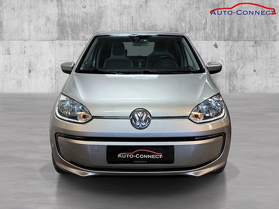 Volkswagen UP! 2 of 5