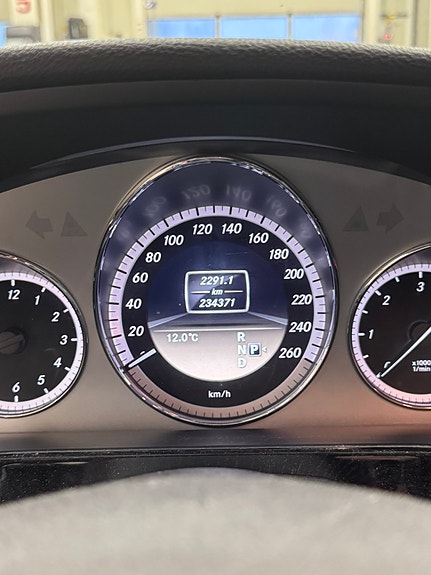 Mercedes-Benz E220 7 of 20
