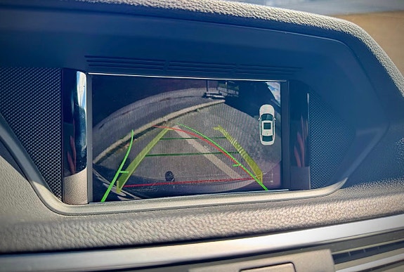 Mercedes-Benz E220 13 of 20
