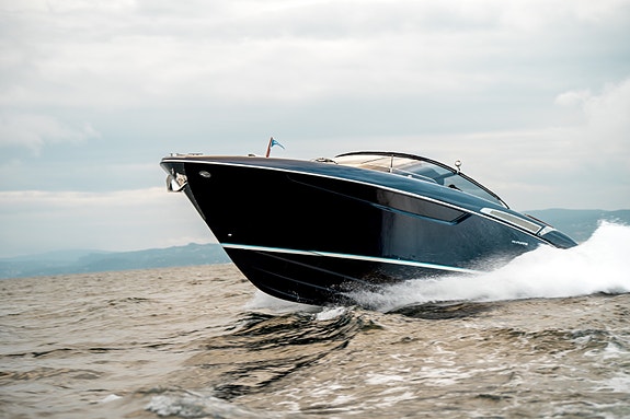 Riva 38 Rivamare - Joystick - Seakeeper - Skipsregistret - 130 motortimer 5 of 5