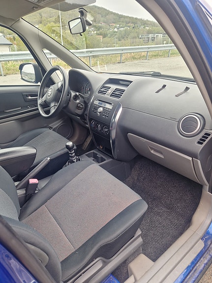 Suzuki SX4 6 of 14