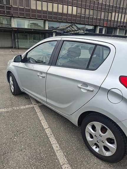 Hyundai i20 4 of 5