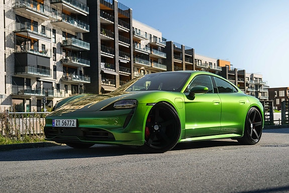 Porsche Taycan 4S 4 of 30
