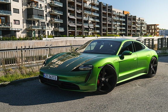 Porsche Taycan 4S 5 of 30