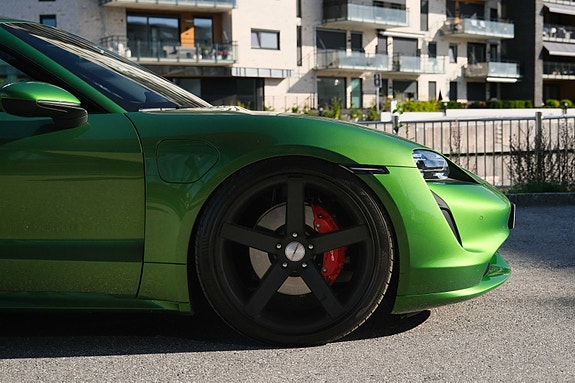 Porsche Taycan 4S 10 of 30