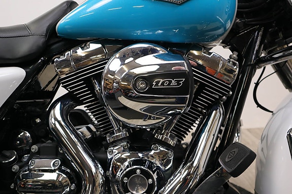 Harley-Davidson Road King 4 of 15