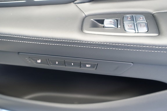 BMW 745Le 12 of 16