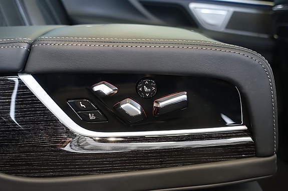 BMW 745Le 10 of 16