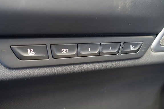BMW 745Le 14 of 16