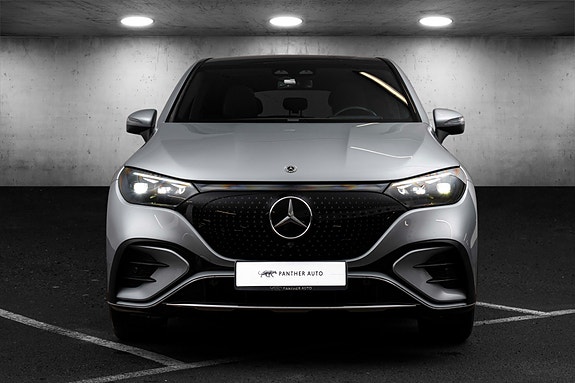 Mercedes-Benz EQE500 SUV 4 of 5