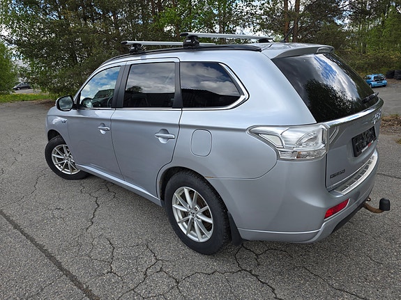 Mitsubishi Outlander 4 of 16