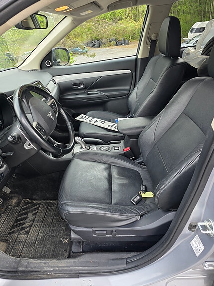 Mitsubishi Outlander 14 of 16