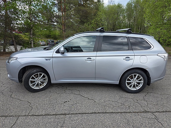 Mitsubishi Outlander 3 of 16