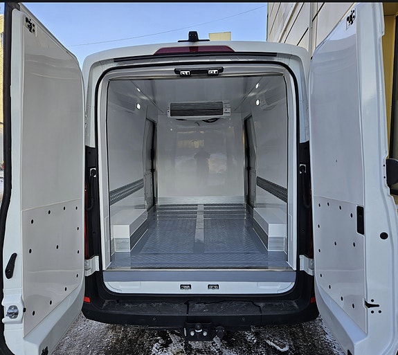 Maxus e-Deliver 9 2 of 11