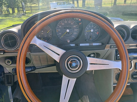 Mercedes-Benz SL280 17 of 20