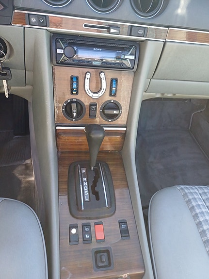 Mercedes-Benz SL280 16 of 20