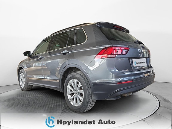 Volkswagen Tiguan 3 of 5