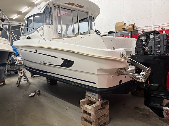 Beneteau 750 6 of 30