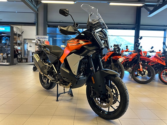 KTM 1390 Super Adventure S 2 of 6