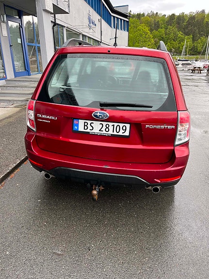 Subaru Forester 2 of 8