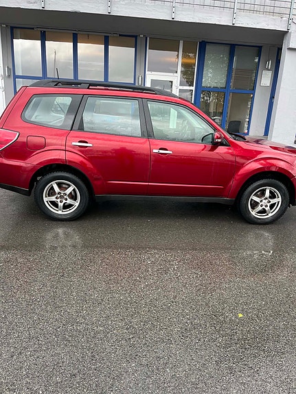 Subaru Forester 4 of 8