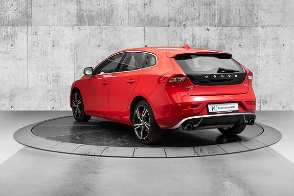 Volvo V40 4 of 5