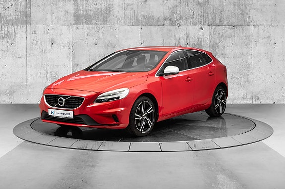 Volvo V40 2 of 5
