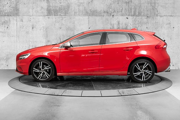 Volvo V40 3 of 5