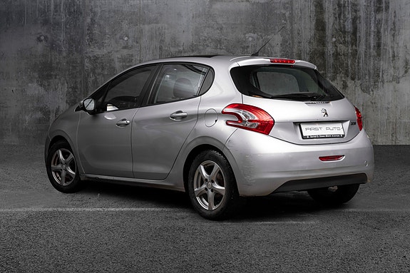 Peugeot 208 5 of 5