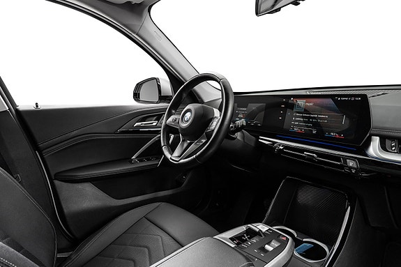 BMW iX1 18 of 19