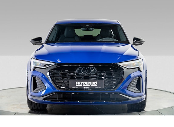 Audi SQ8 e-tron 4 of 5