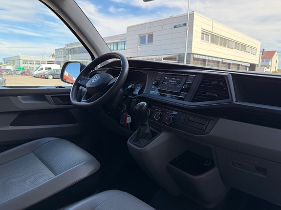 Volkswagen Transporter 12 of 30