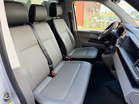Volkswagen Transporter 13 of 30