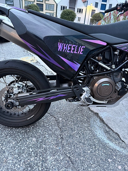 Husqvarna 701 Supermoto 7 of 12