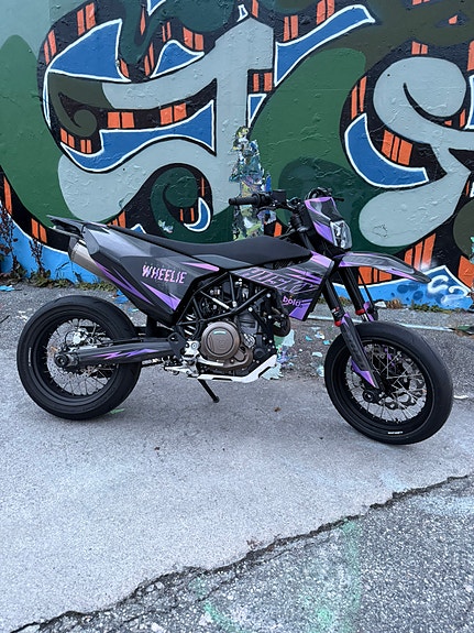 Husqvarna 701 Supermoto 3 of 12