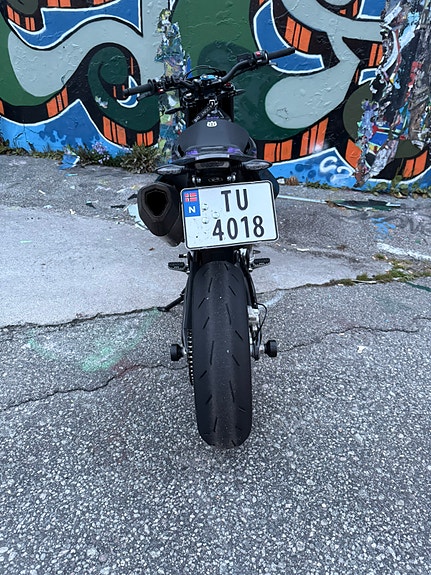 Husqvarna 701 Supermoto 9 of 12