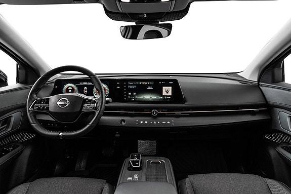 Nissan Ariya 13 of 21