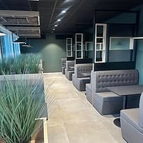 Moderne "seating" avdeling med over 60 sitteplasser