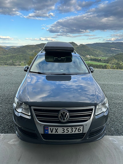 Volkswagen Passat 2 of 7