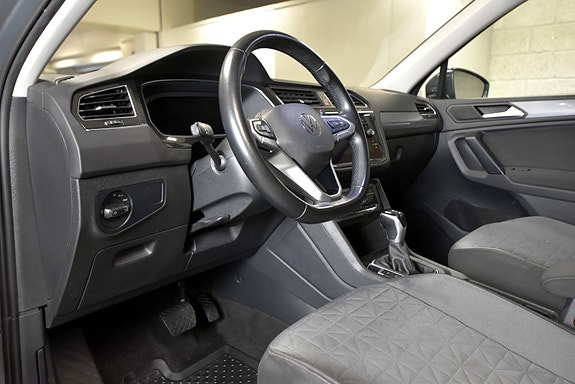 Volkswagen Tiguan 16 of 30