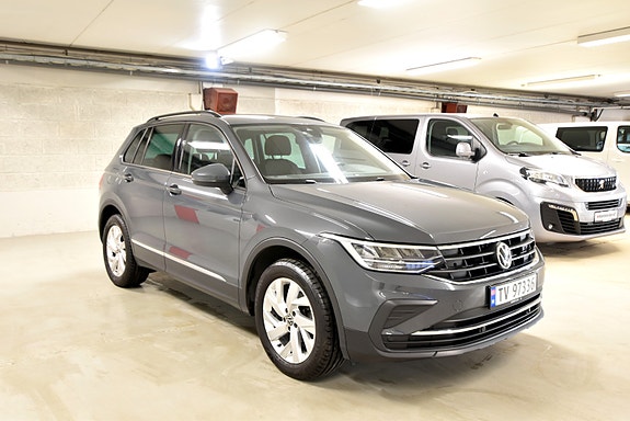 Volkswagen Tiguan 12 of 30