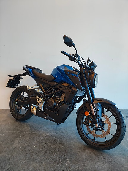 Honda CB125R **Tilbud spar 10.000 kr** 2 of 5