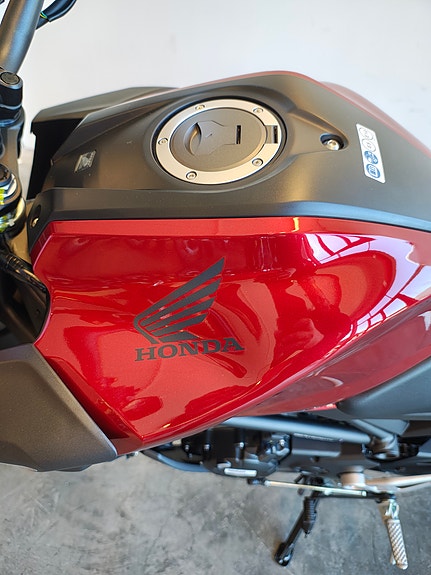 Honda CB125R **Tilbud spar 5.000 kr** 2 of 5