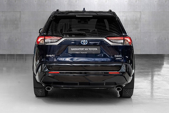Toyota RAV4 Plug-in Hybrid 3 of 29
