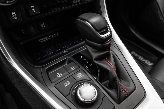 Toyota RAV4 Plug-in Hybrid 10 of 29