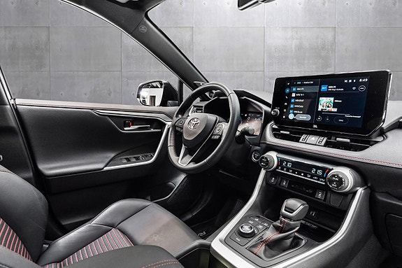 Toyota RAV4 Plug-in Hybrid 29 of 29
