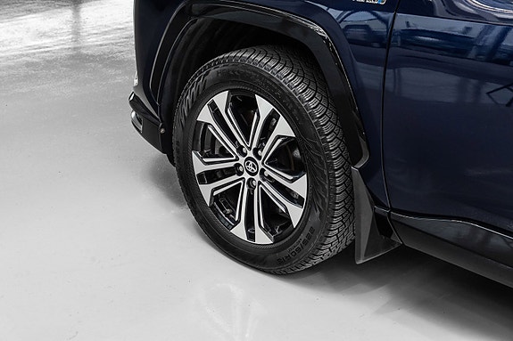 Toyota RAV4 Plug-in Hybrid 7 of 29